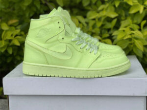 AJ Jordan 1 Retro High Barely Volt (W)