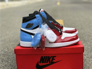 AJ Jordan 1 Retro High Fearless UNC Chicago
