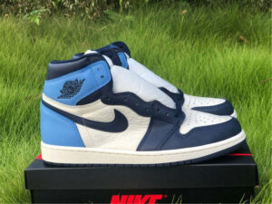 AJ Jordan 1 Retro High Obsidian UNC